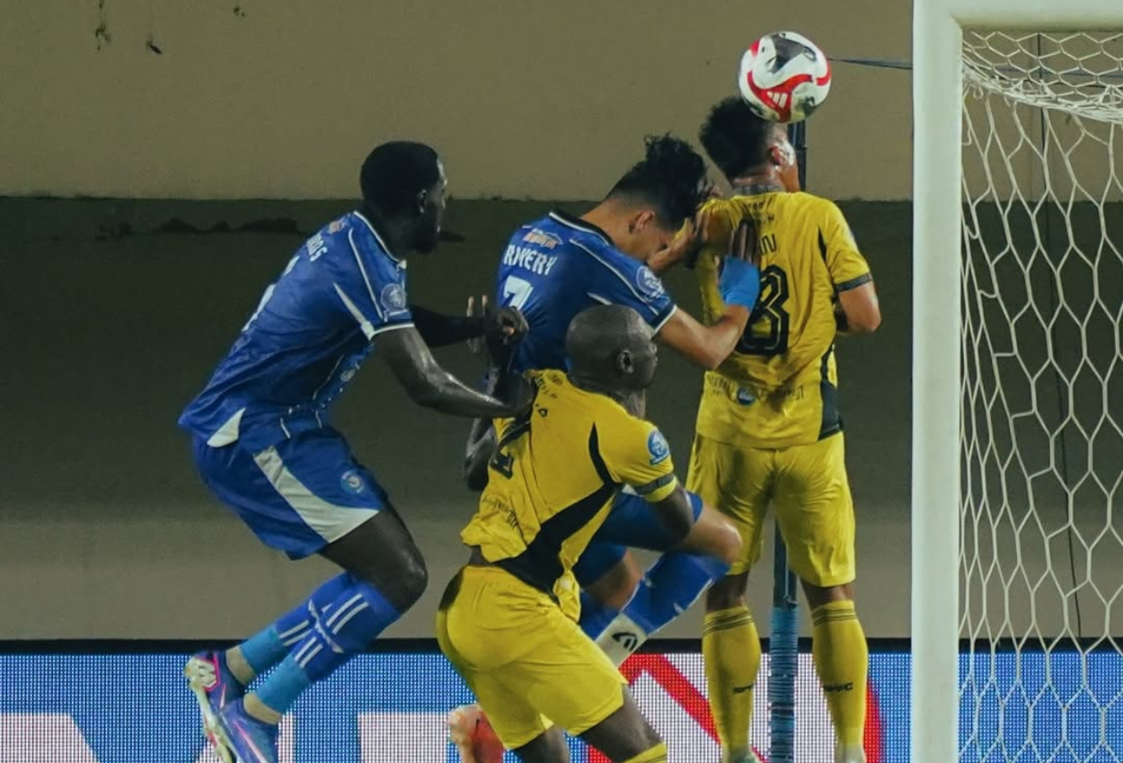 Debut Manis Imran Nahumarury, Semen Padang Tekuk PSBS Biak 2-0