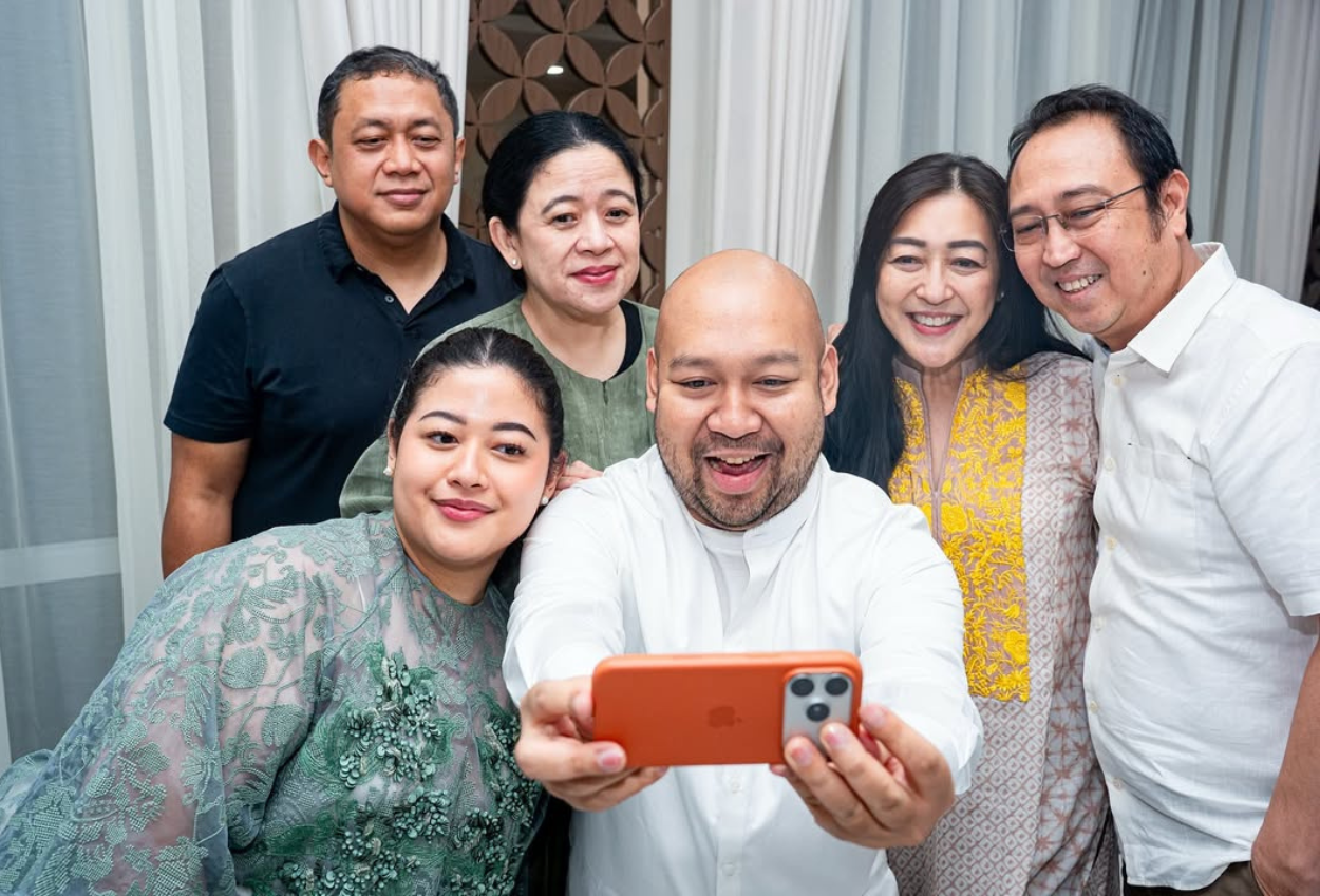 Didit berfoto bersama Puan dan keluarga