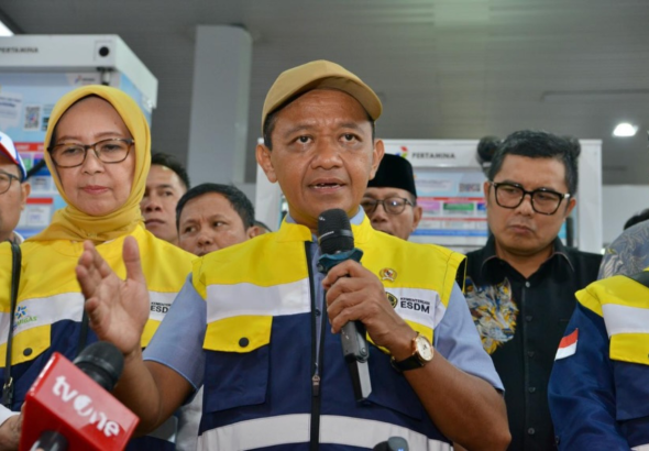 Meski Stok BBM Nasional Masih Aman, Prabowo Minta Bahlil Jajaki Pasokan Minyak dari Luar Negeri