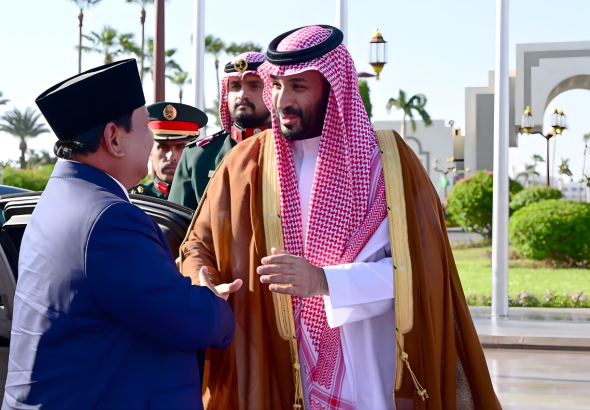 Prabowo Telepon Pangeran Arab Saudi, Ajak Hentikan Konflik di Timur Tengah