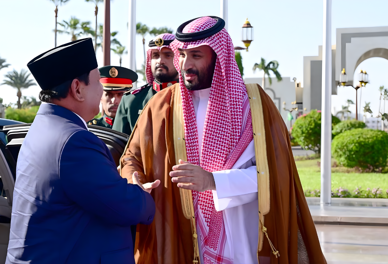 Prabowo Telepon Pangeran Arab Saudi, Ajak Hentikan Konflik di Timur Tengah