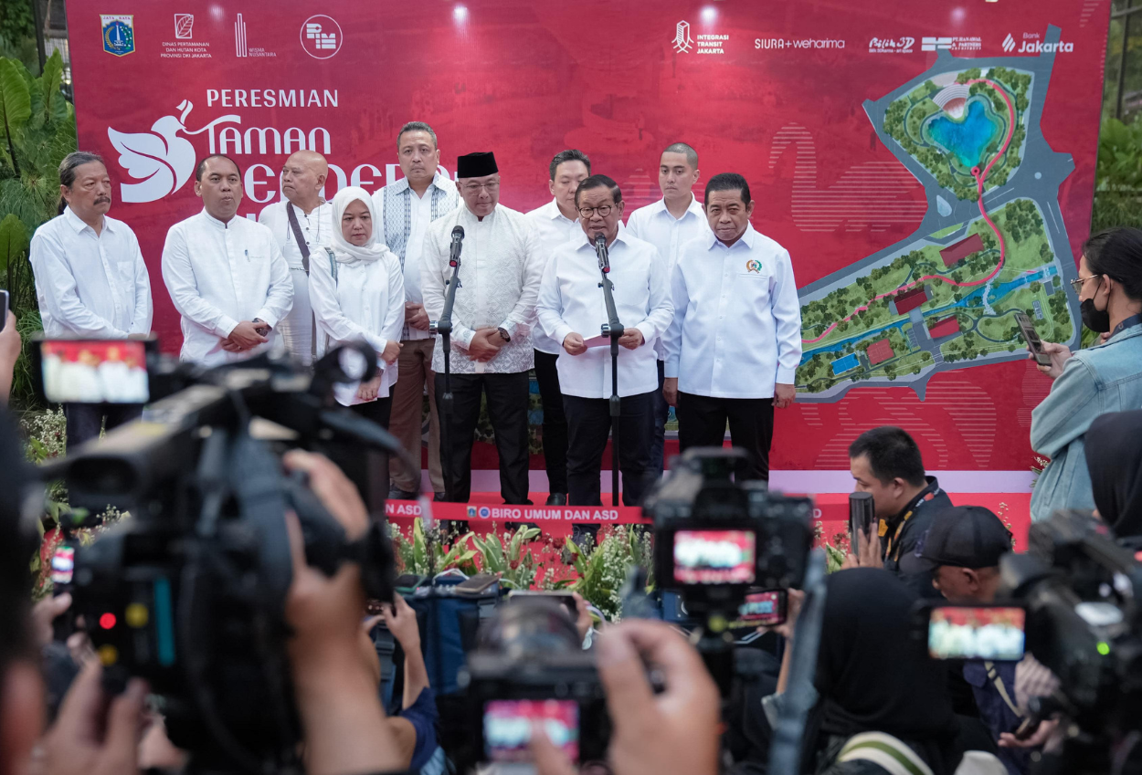 Pramono Anung Resmikan Taman Bendera Pusaka, Rano Karno hingga Megawati Hadir