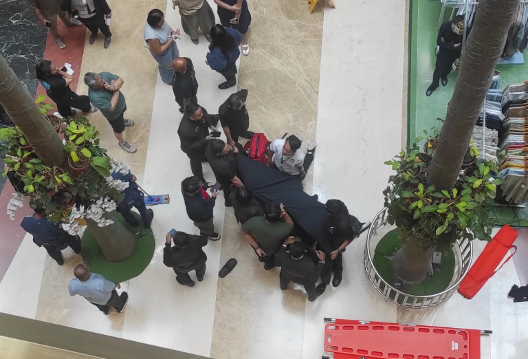 Pria Diduga Bunuh Diri Tewas usai Jatuh dari Lantai 3 PIM 2