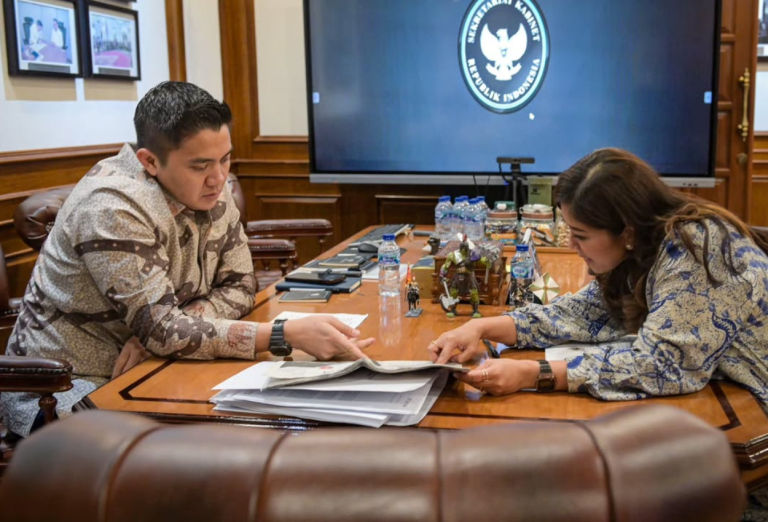 Seskab Teddy Temui Meutya Hafid, Bahas Implementasi PP Tunas