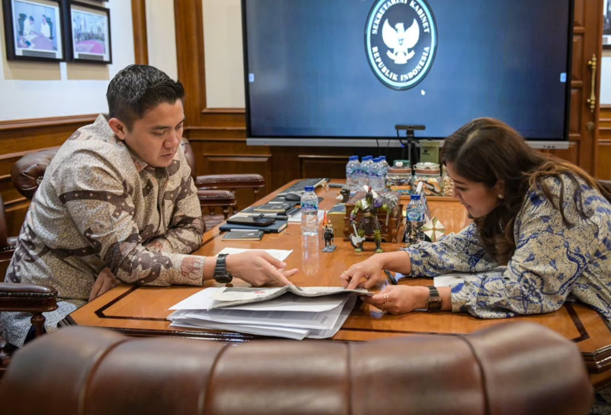 Seskab Teddy Temui Meutya Hafid, Bahas Implementasi PP Tunas