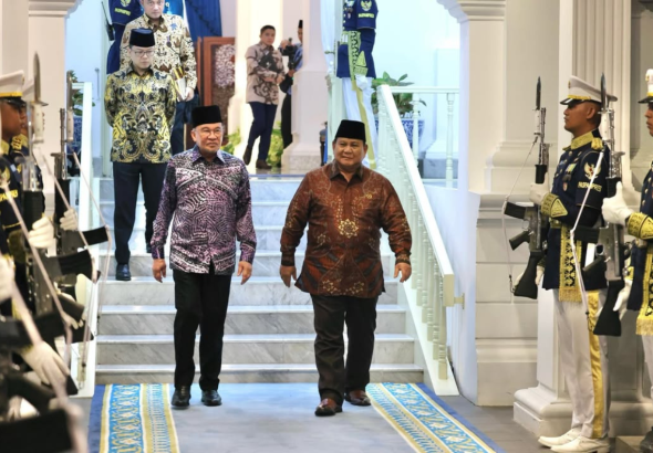 Usai Halalbihalal Idulfitri, Prabowo Antar Langsung PM Malaysia Anwar Ibrahim ke Halim