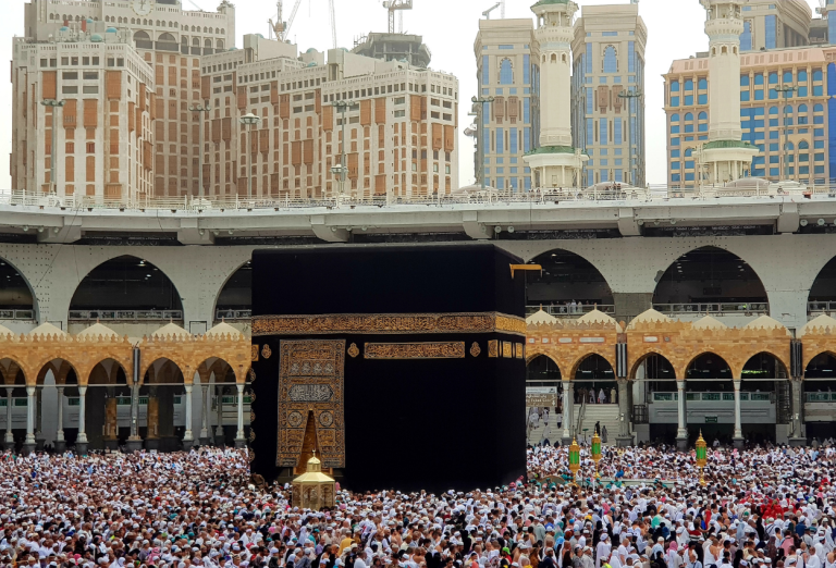 Wamenhaj Pertimbangkan Tunda dan Ubah Rute Haji Imbas Konflik Timur Tengah