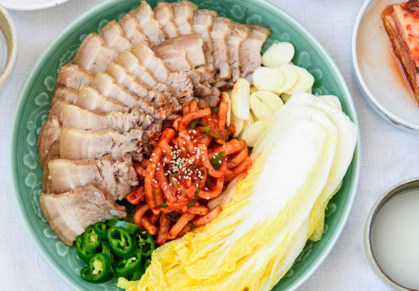 Bossam, Kuliner Korea dengan Daging Babi Lembut dan Cara Makan Unik