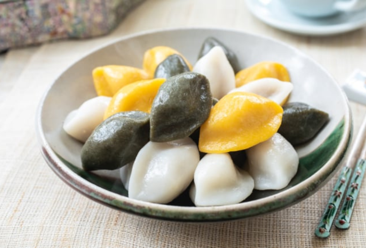 Fakta Menarik Songpyeon, Kue Khas Korea yang Dikukus dengan Daun Pinus