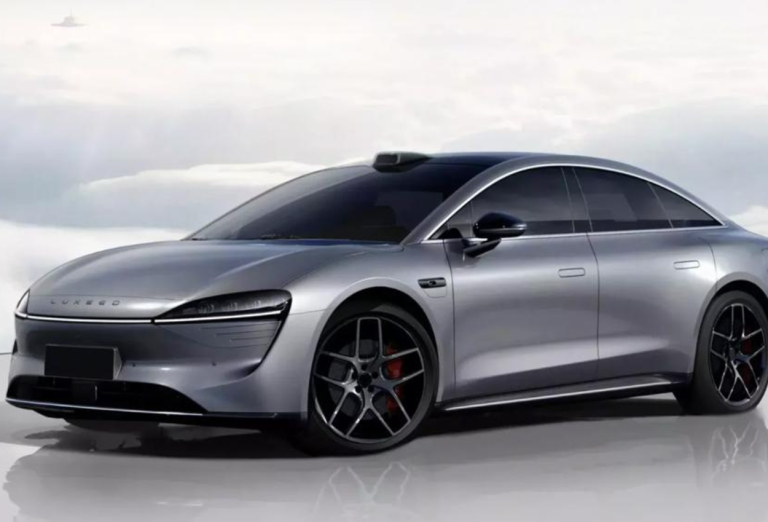 Huawei Luxeed S7 Sedan Listrik Futuristik dengan Teknologi Terkini