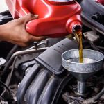 Kapan Harus Ganti Oli Mobil? Simak Jarak Tempuh Idealnya