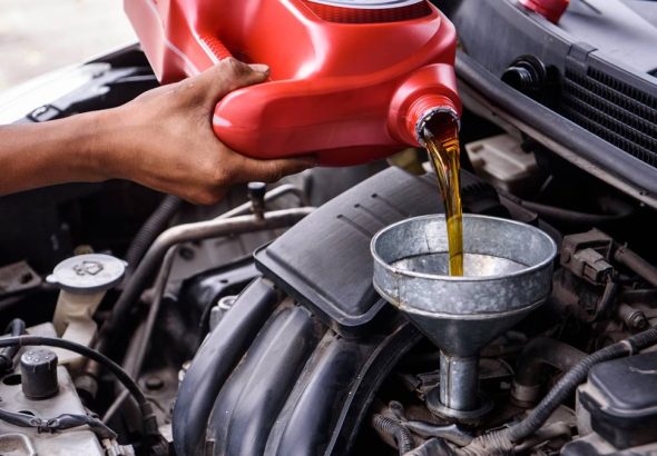 Kapan Harus Ganti Oli Mobil? Simak Jarak Tempuh Idealnya