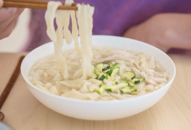 Kalguksu Hidangan Mi Berkuah Khas Korea yang Menghangatkan