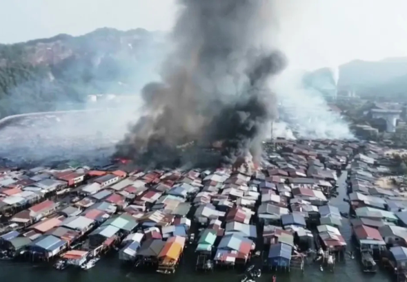 Kebakaran Besar Landa Kampung Bahagia Malaysia, Ribuan Rumah Hangus Terbakar