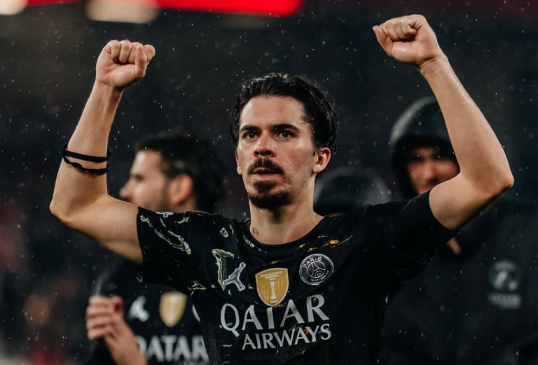 Liverpool vs PSG 0-2 Brace Dembele Antar Les Parisiens Berpesta di Anfield