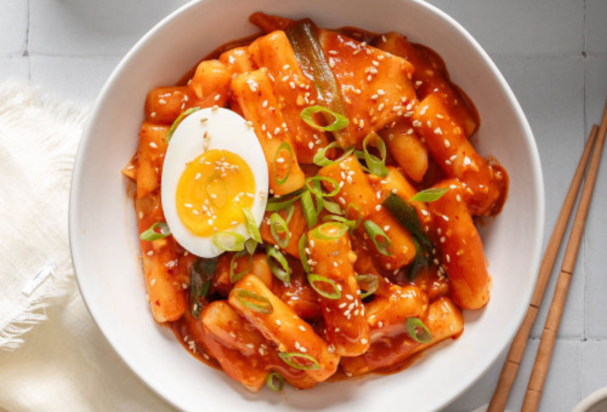 Mengenal Tteokbokki, Street Food Korea Pedas Manis yang Mendunia