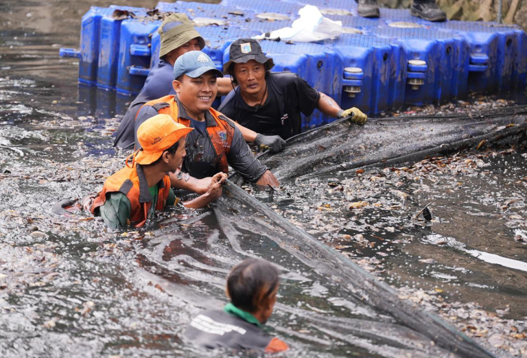 Penangkapan Ikan Sapu-sapu di Jakarta Capai 6,9 Ton
