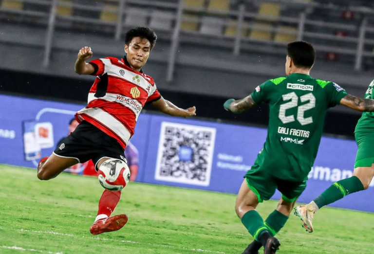 Persebaya vs Madura United 1-2 Sapeh Kerrab Amankan Tiga Poin Krusial