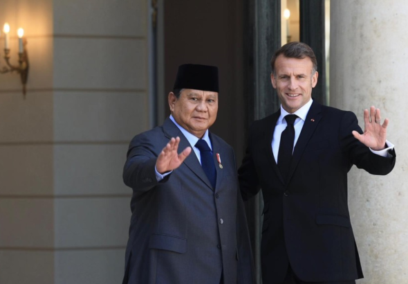 Prabowo Bertemu Macron di Istana Elysee, Bahas Energi dan Alutsista