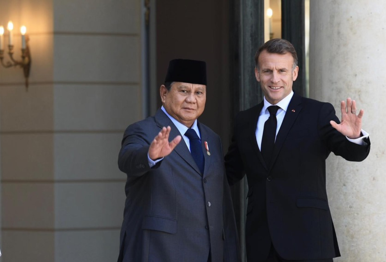 Prabowo Bertemu Macron di Istana Elysee, Bahas Energi dan Alutsista