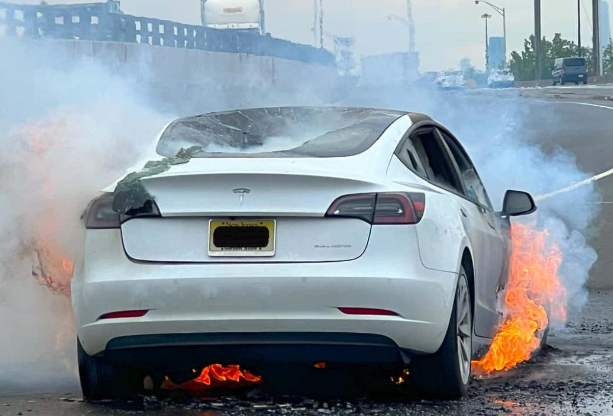 Risiko Kebakaran Baterai Mobil Listrik Fakta dan Pencegahannya