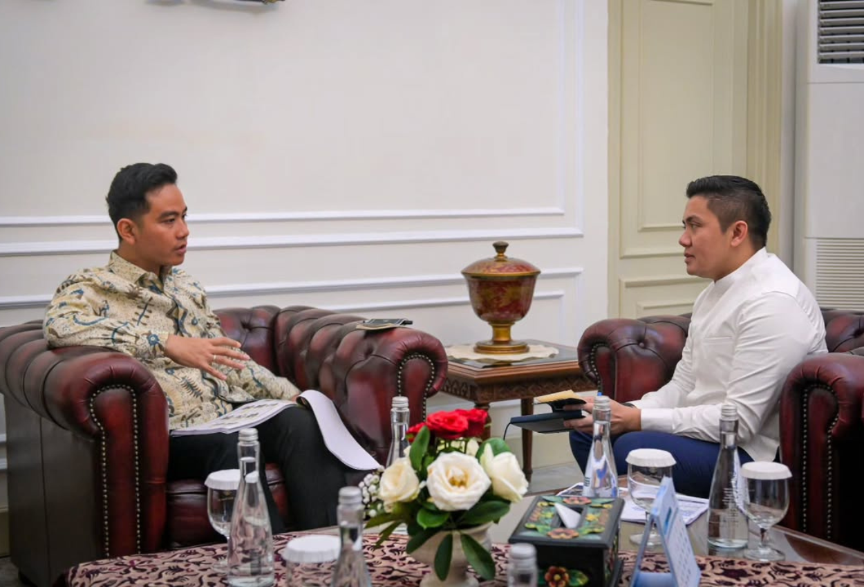 Seskab Teddy dan Wapres Gibran Bertemu 1,5 Jam di Istana, Ini Topik Pembahasannya