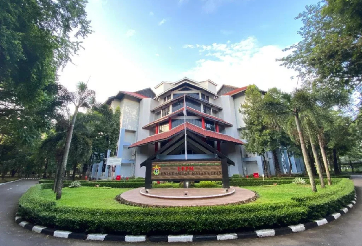 Unhas Resmi jadi Perguruan Tinggi Negeri Pertama di Indonesia Timur yang Punya Dapur MBG