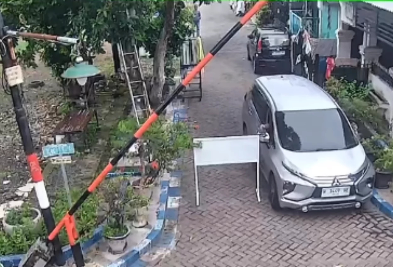 Viral! Lansia di Sidoarjo Diduga Menutup Akses Jalan di Depan Rumah