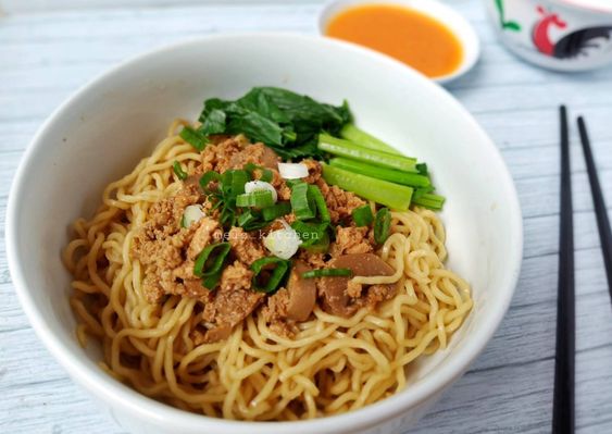 Cara Membuat Mie Ayam Enak ala Rumahan dengan Bumbu Sederhana