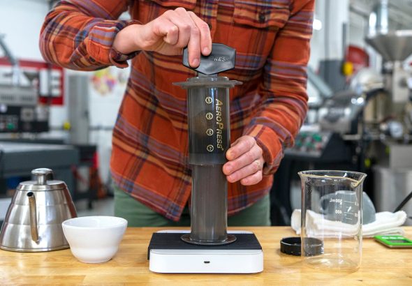 Aeropress-Brew-Stir-1-1_64895926-7db9-41c0-98cb-03f0331ad2b9