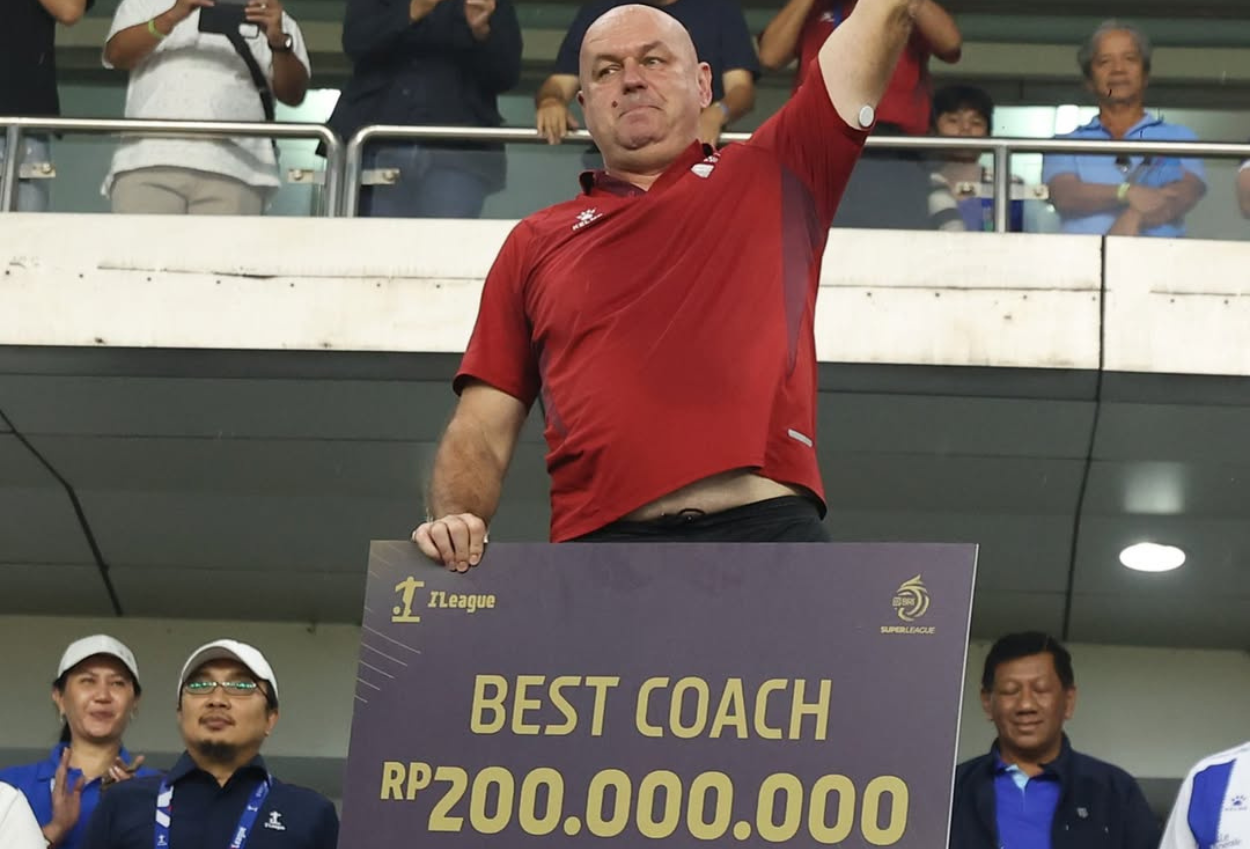 Bojan Hodak Raih Gelar Pelatih Terbaik Super League 2025:2026 usai Bawa Persib Juara