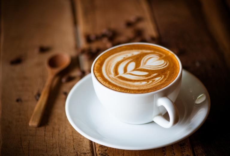 Cara Mengontrol Suhu Air Saat Menyeduh Kopi agar Rasa Lebih Maksimal