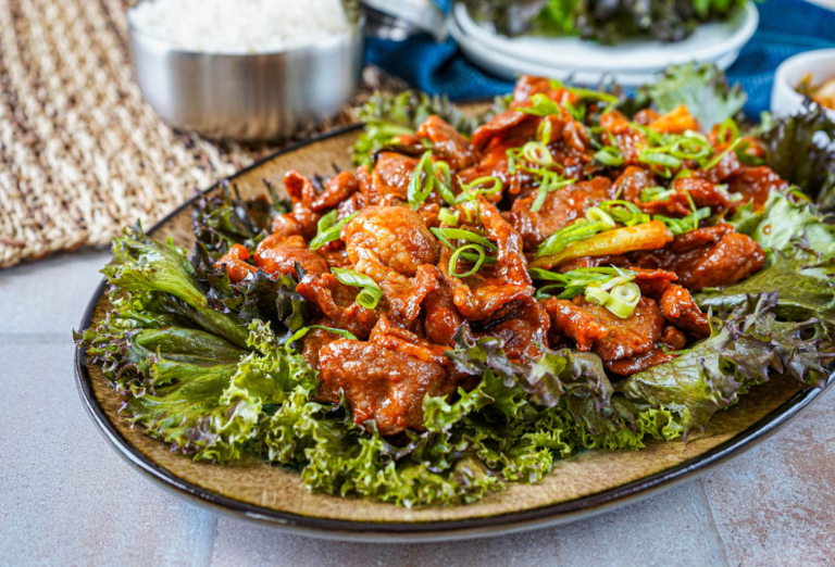 Jeyuk Bokkeum Tumisan Daging Babi Pedas Favorit di Korea Selatan