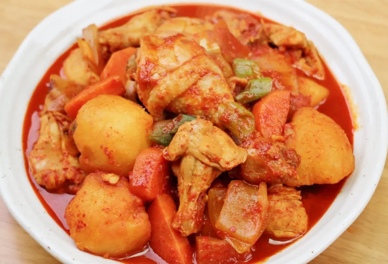 Dak Bokkeum Tang Ikan Makarel, Olahan Seafood Korea dengan Rasa Pedas Gurih
