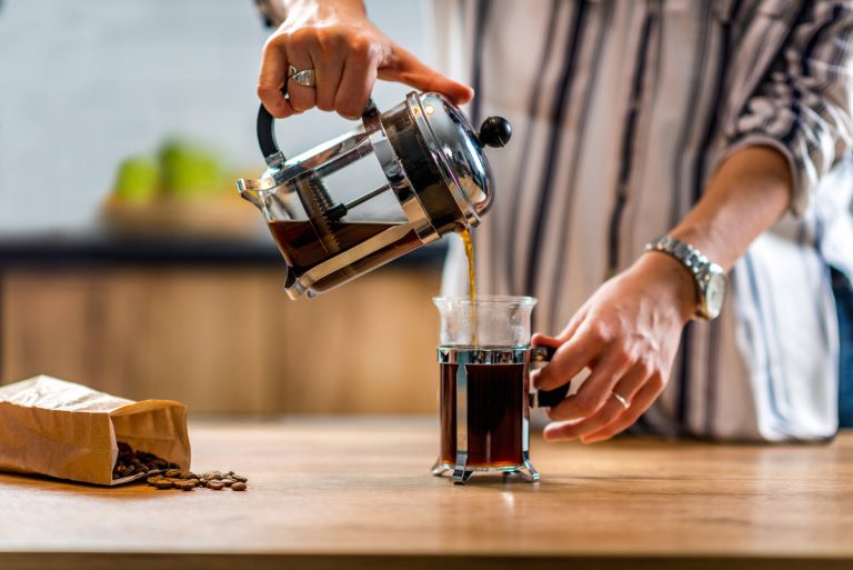 french_press_brewing