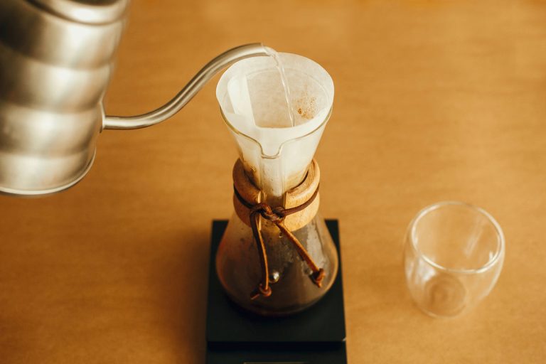 pour_over_coffee_chemex